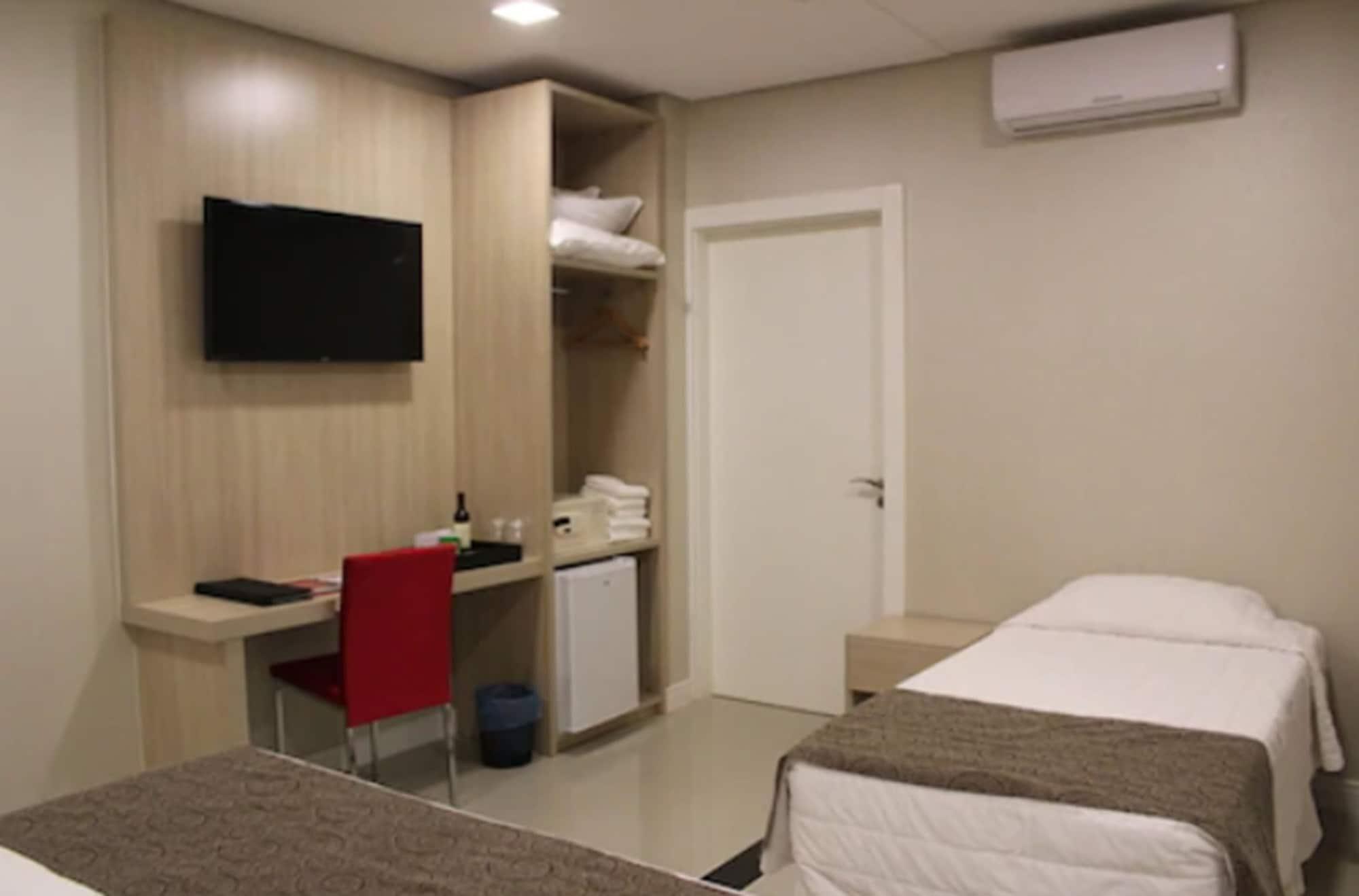 Holiday & Business Hotel - Em Frente Ao Centro De Eventos E Arena Conda Chapecó المظهر الخارجي الصورة