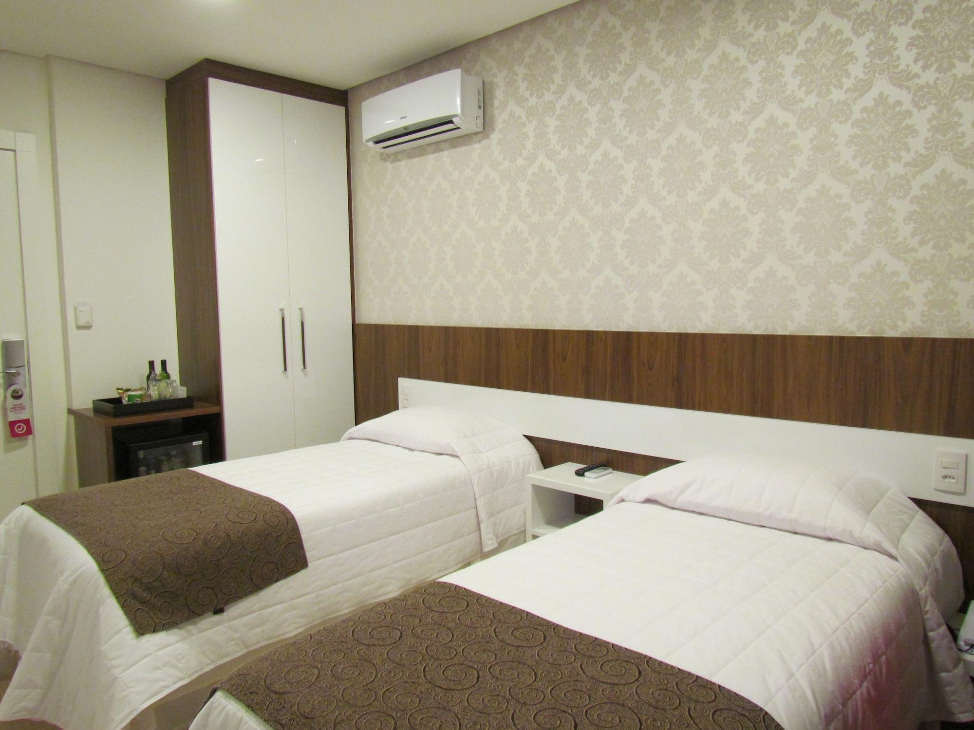 Holiday & Business Hotel - Em Frente Ao Centro De Eventos E Arena Conda Chapecó المظهر الخارجي الصورة