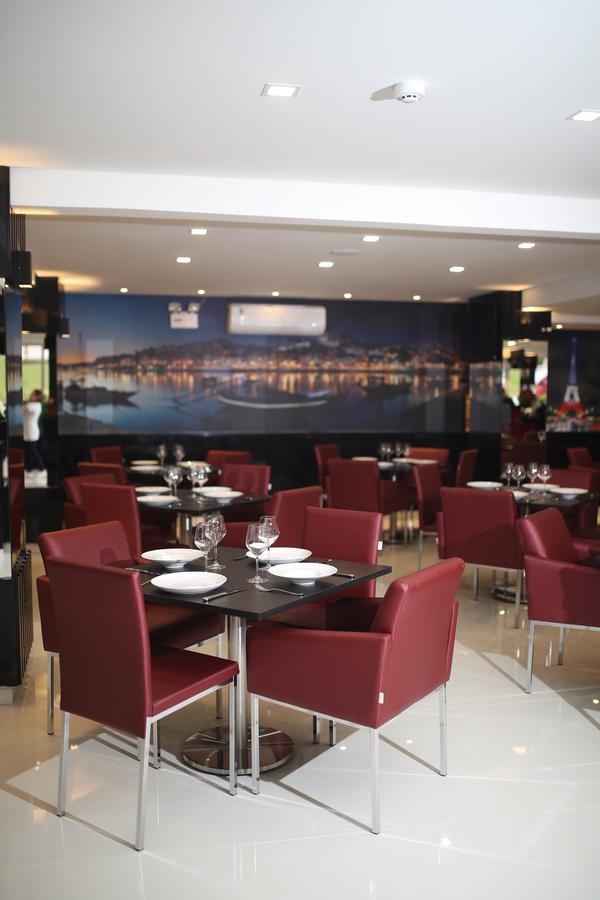 Holiday & Business Hotel - Em Frente Ao Centro De Eventos E Arena Conda Chapecó المظهر الخارجي الصورة